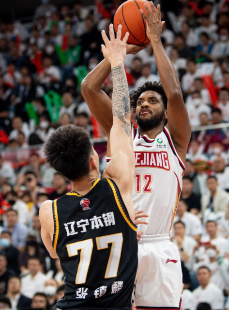 JackeyLove在TL比赛中反败为胜，最后时刻胜出引发热议！