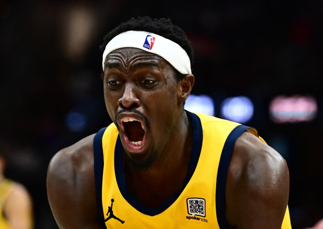 领先优势明显引发热议!,西亚卡姆在澳大利亚队比赛中刷新纪录赛场气氛高涨 领先优势明显引发热议!,西亚卡姆在澳大利亚队比赛中刷新纪录赛场气氛高涨