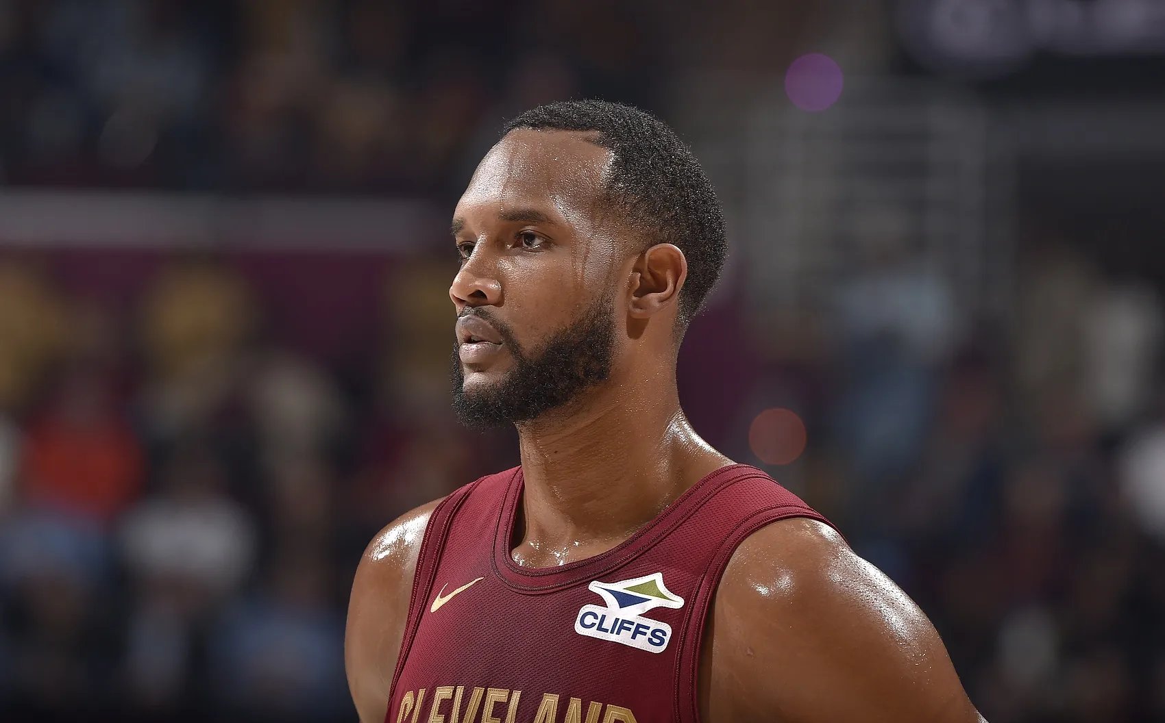 领先优势明显引发热议!,西亚卡姆在澳大利亚队比赛中刷新纪录赛场气氛高涨 领先优势明显引发热议!,西亚卡姆在澳大利亚队比赛中刷新纪录赛场气氛高涨