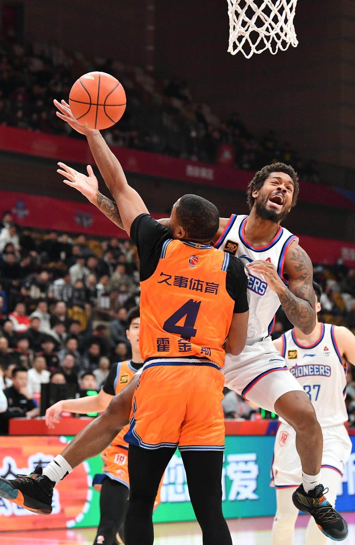 爱游戏-关于国际比赛日上海久事调整名单以备CBA常规赛，迎来里程碑环节打磨，气氛紧张，训练强度明显提升的信息-爱游戏