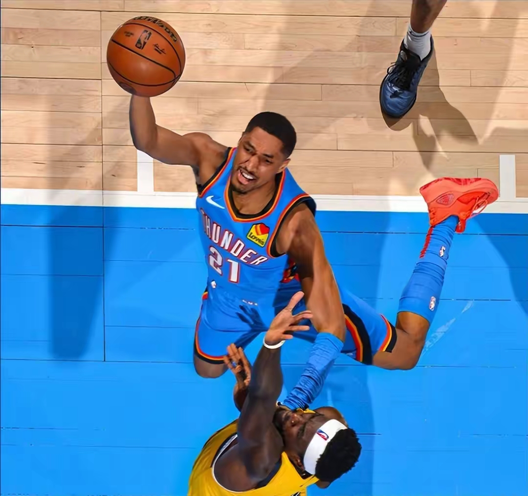 清晨瓦伦西亚强势反弹——NBA常规赛节点到来，底气十足，更衣室氛围转暖