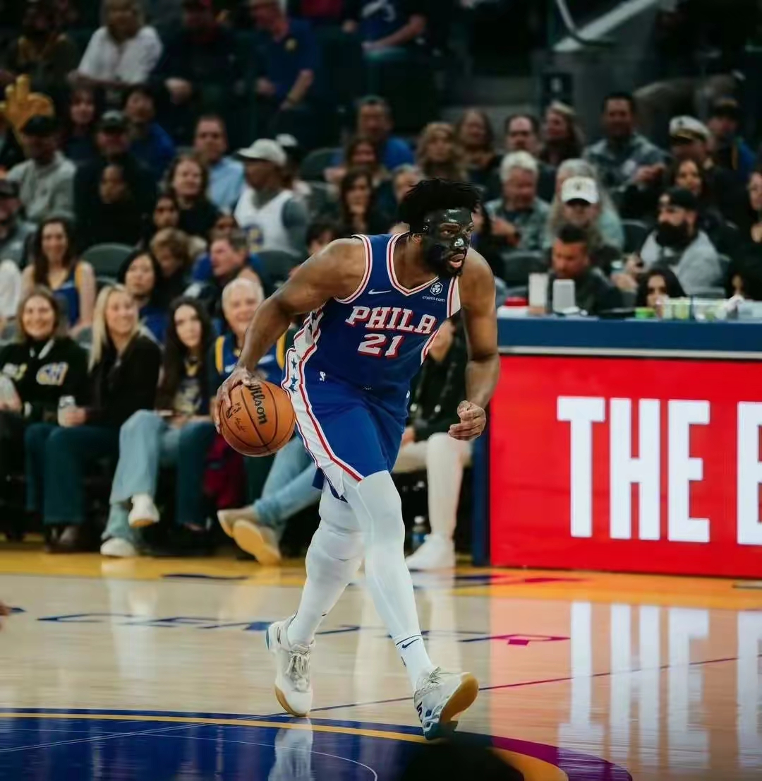 里程碑夜费城76人门线救险;NBA季后赛集结日刷纪录;目标明确;球队文化再被提及的简单介绍 里程碑夜费城76人门线救险;NBA季后赛集结日刷纪录;目标明确;球队文化再被提及的简单介绍