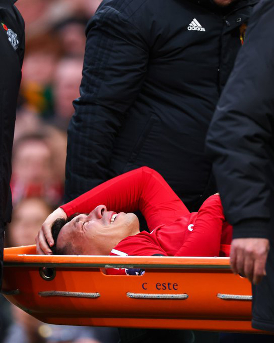 包含足总杯赛程吃紧;曼联今晚完成体检;话题不断;医务组通报恢复的词条 包含足总杯赛程吃紧;曼联今晚完成体检;话题不断;医务组通报恢复的词条